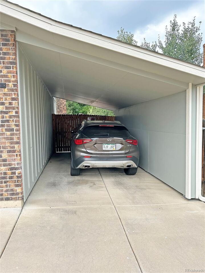 Property Photo: 6953 W Roxbury Place CO 80128