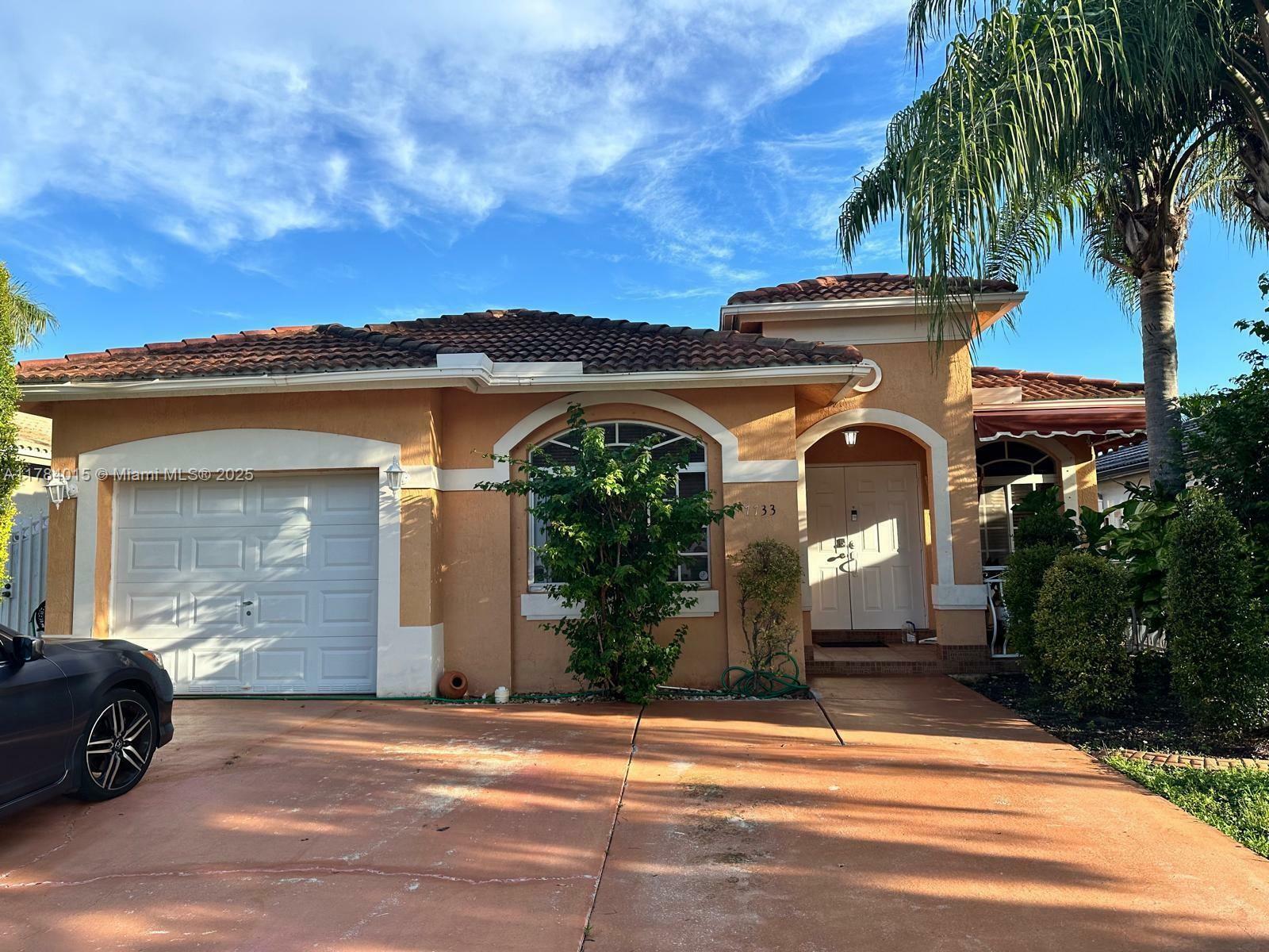 7733 NW 200th St  Hialeah FL 33015 photo