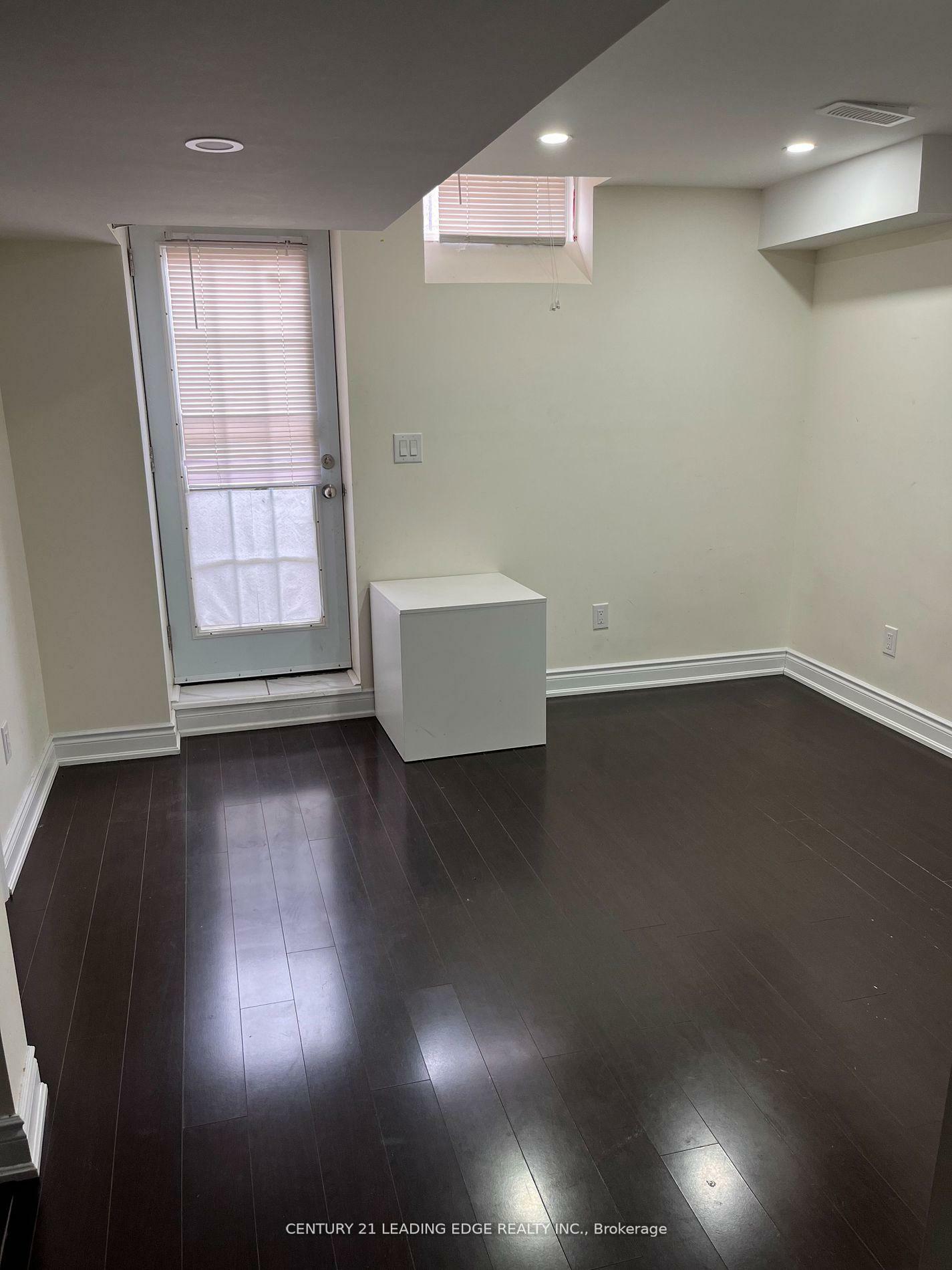 Property Photo: 6 Oklahoma Drive Lower ON L6P 3L8