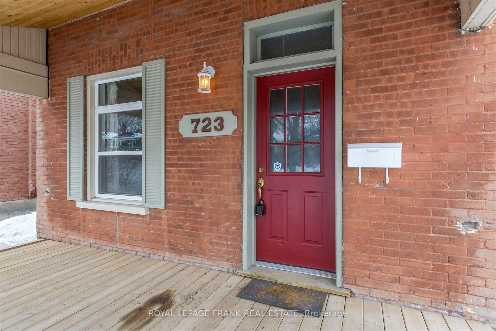 Property Photo: 723 Bethune Street ON K9H 4A5