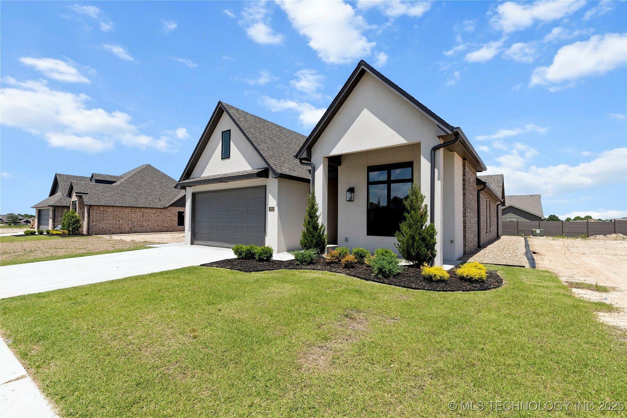 Property Photo: 3608 W Laredo Street OK 74012