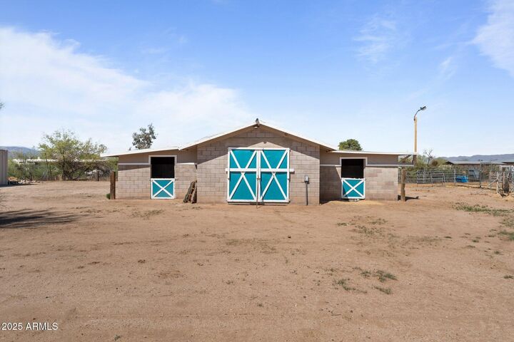 Property Photo: 50017 N Eagle View Drive AZ 85320