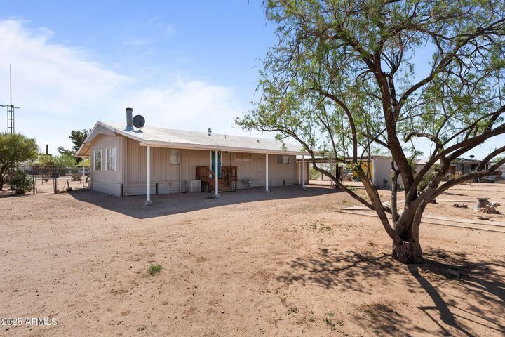 Property Photo: 50017 N Eagle View Drive AZ 85320