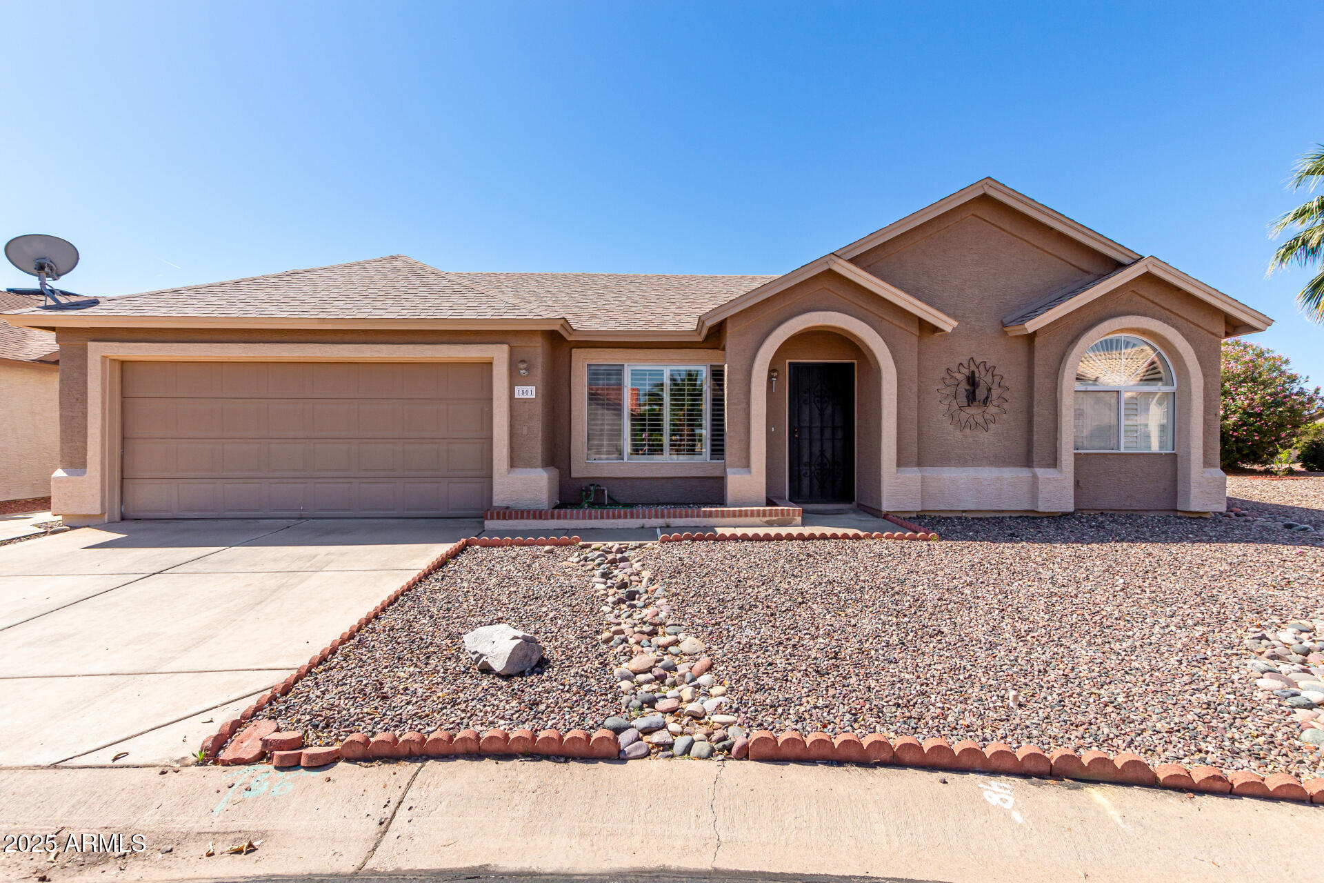 Property Photo:  1501 E Colonial Drive  AZ 85249 