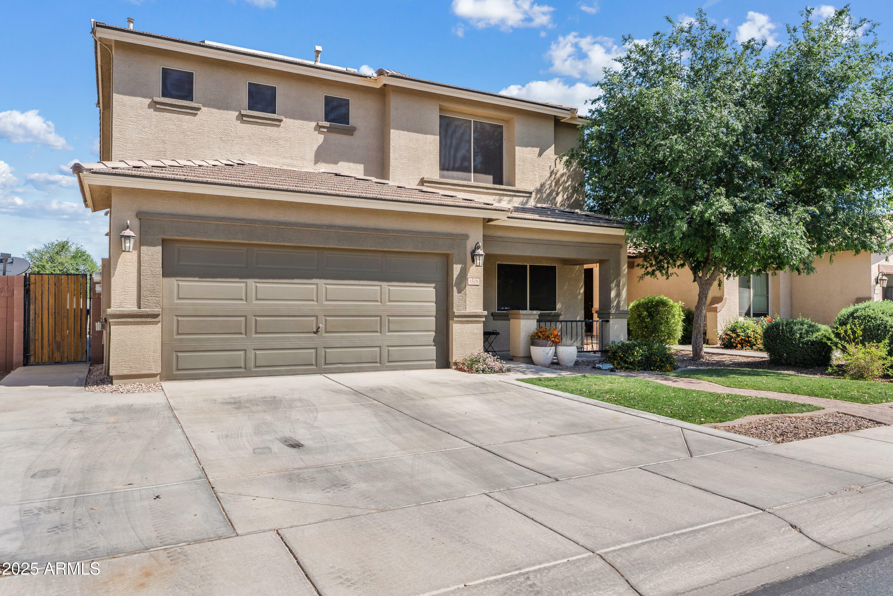 Property Photo: 1518 W Crape Road AZ 85140