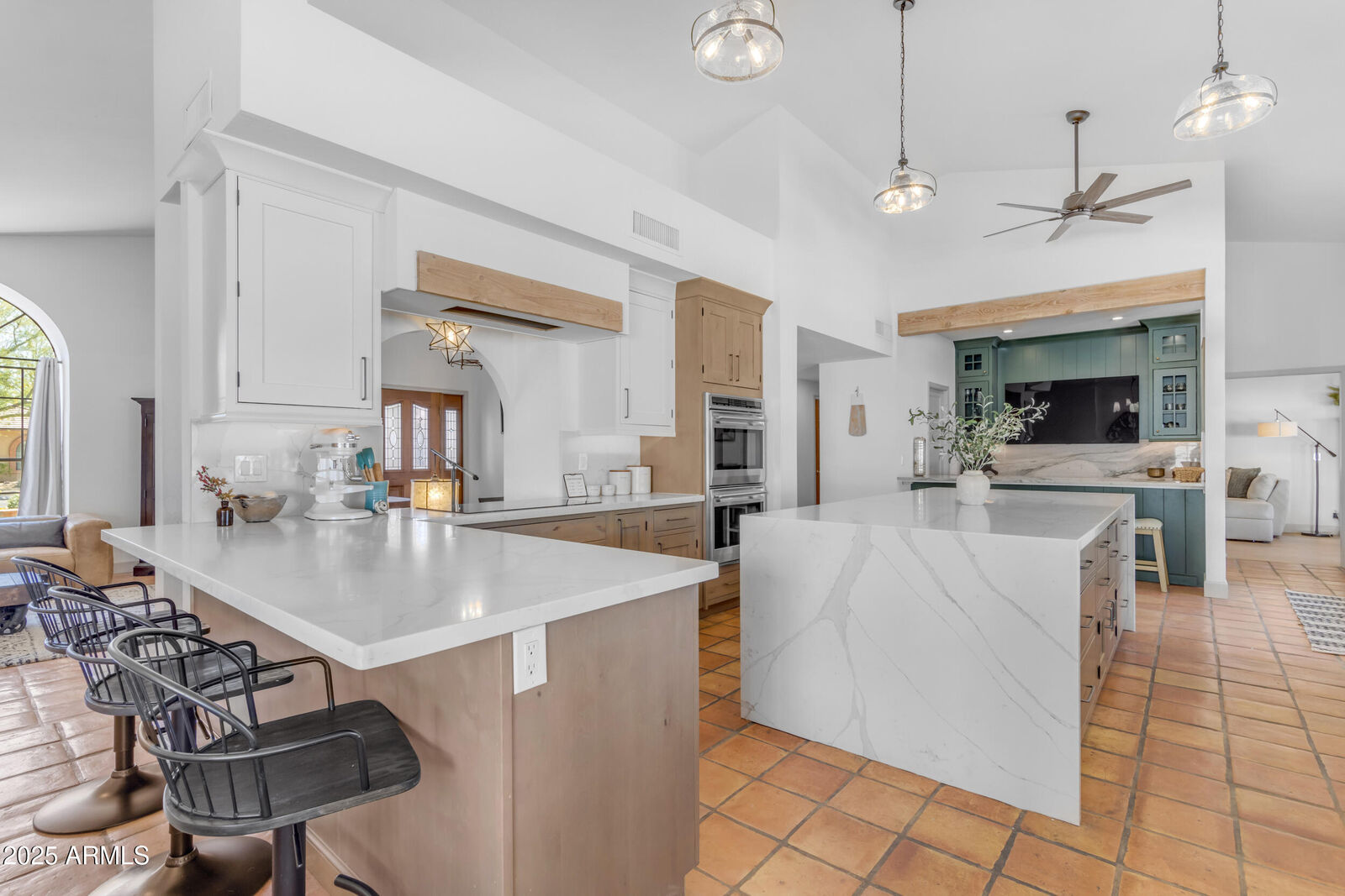 Property Photo: 9736 E Turquoise Avenue AZ 85258