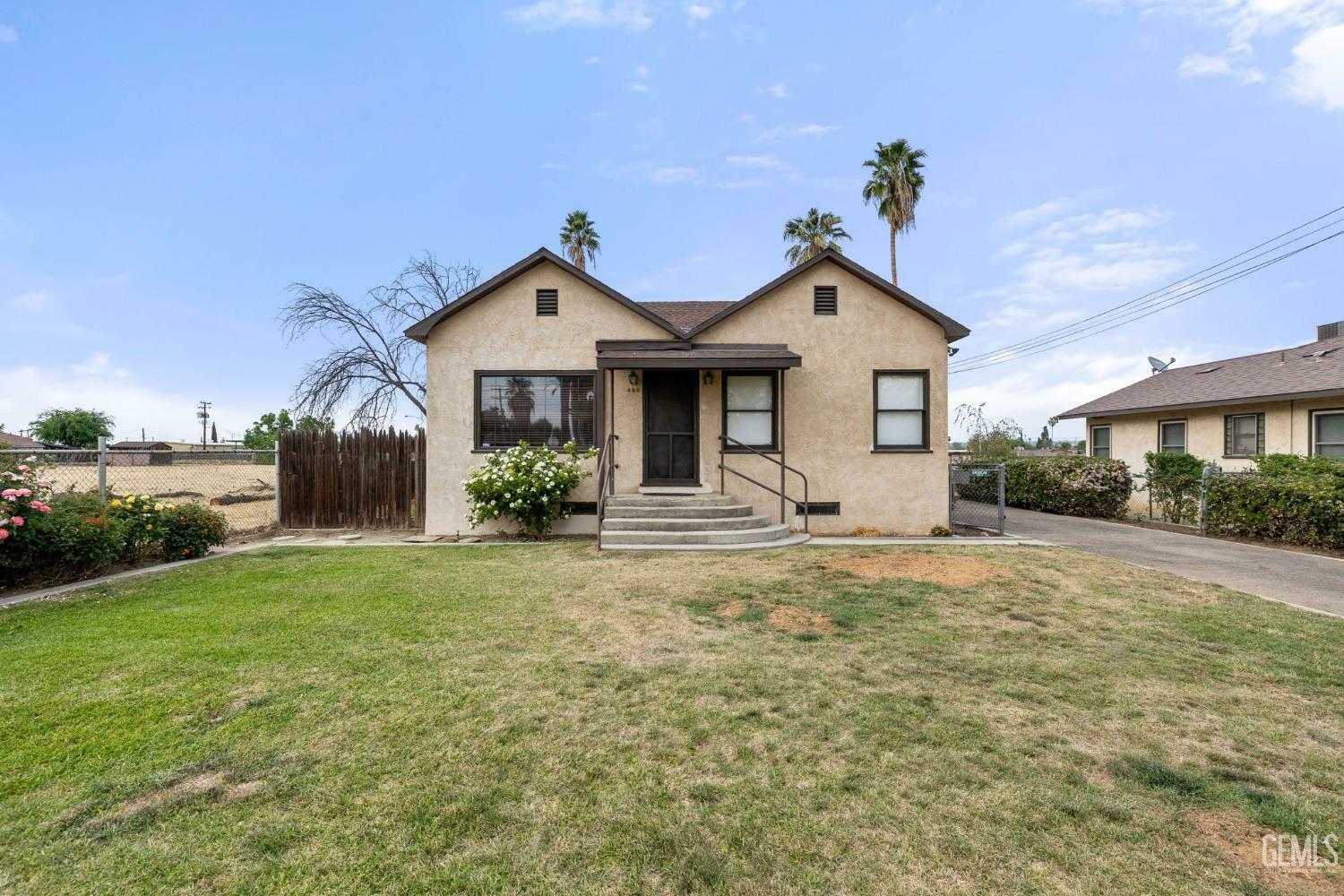 Property Photo: 400 E Belle Terrace CA 93307
