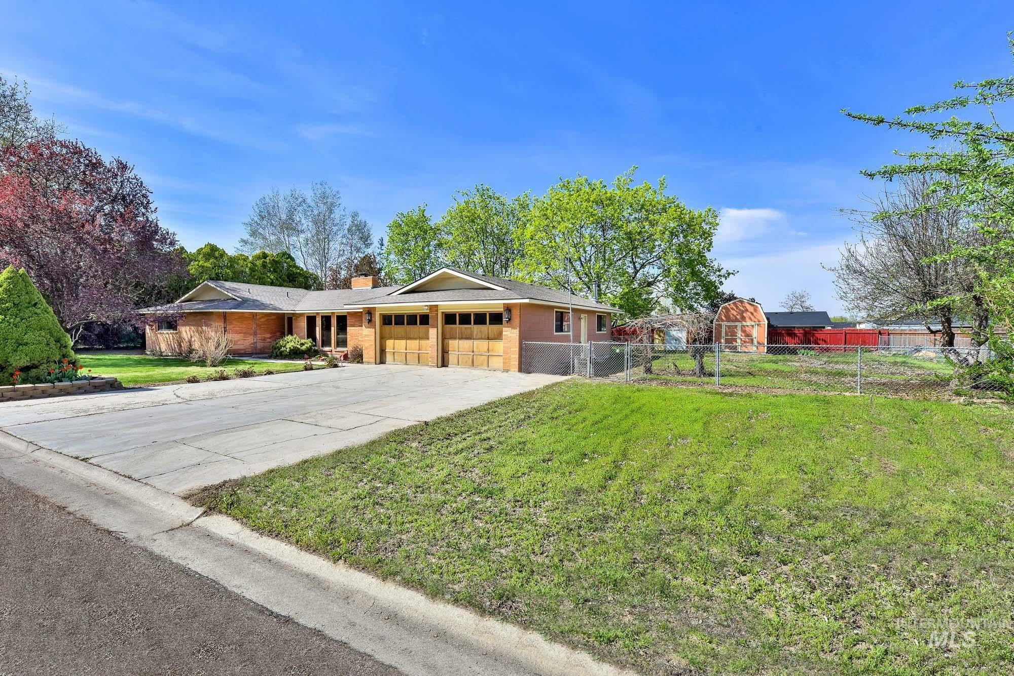 Property Photo: 204 Hilldrop St ID 83605