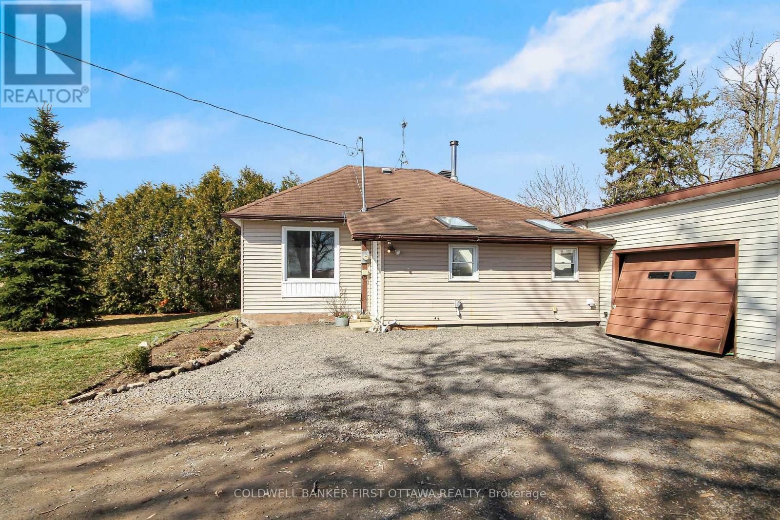 Property Photo: 6671 Dalmeny Road ON K0A 2W0