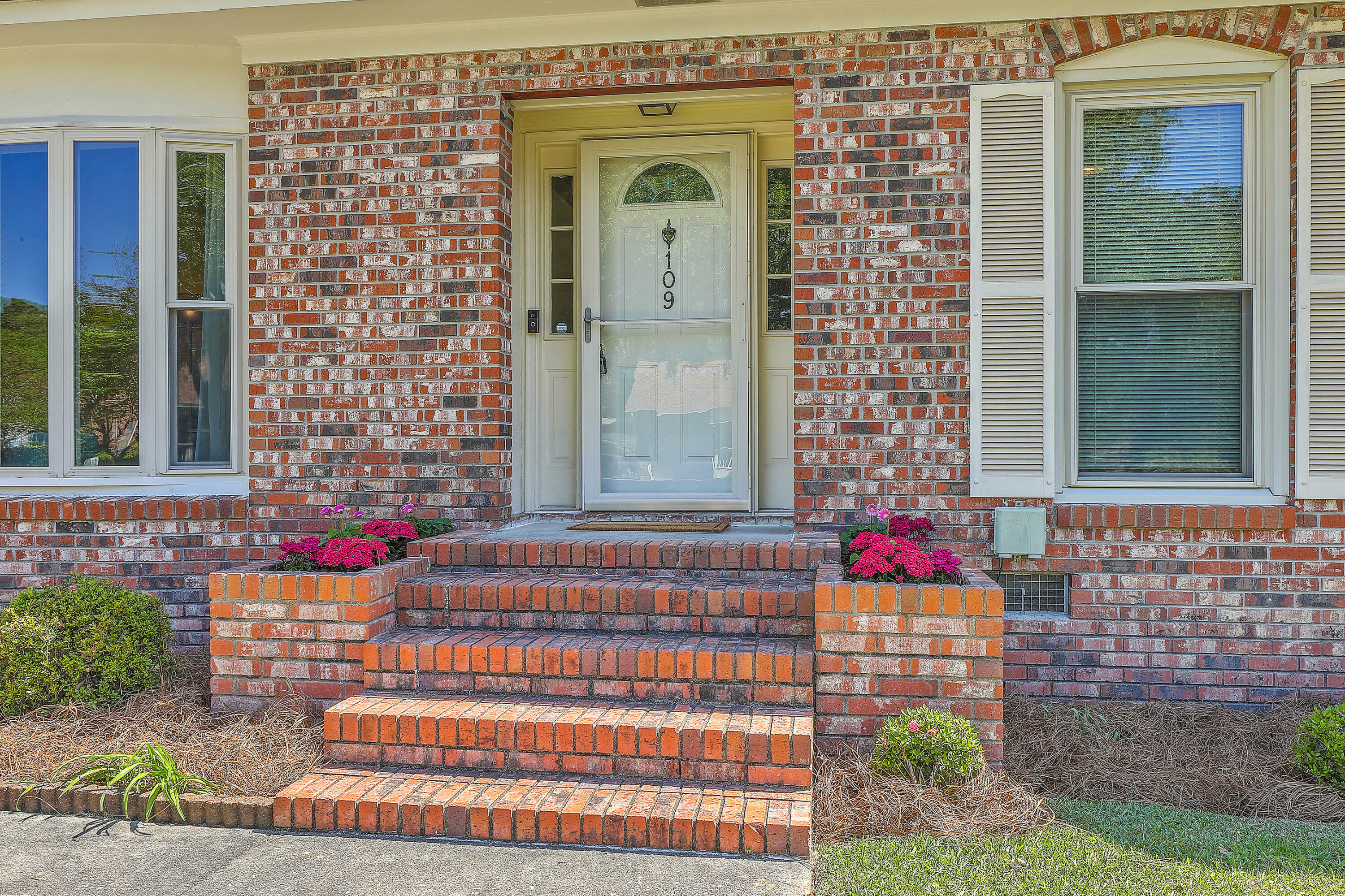 Property Photo: 109 Winston Way SC 29445