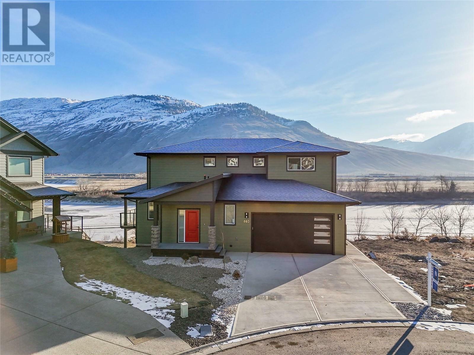 Property Photo: 803 Woodrush Court BC V2B 6E6