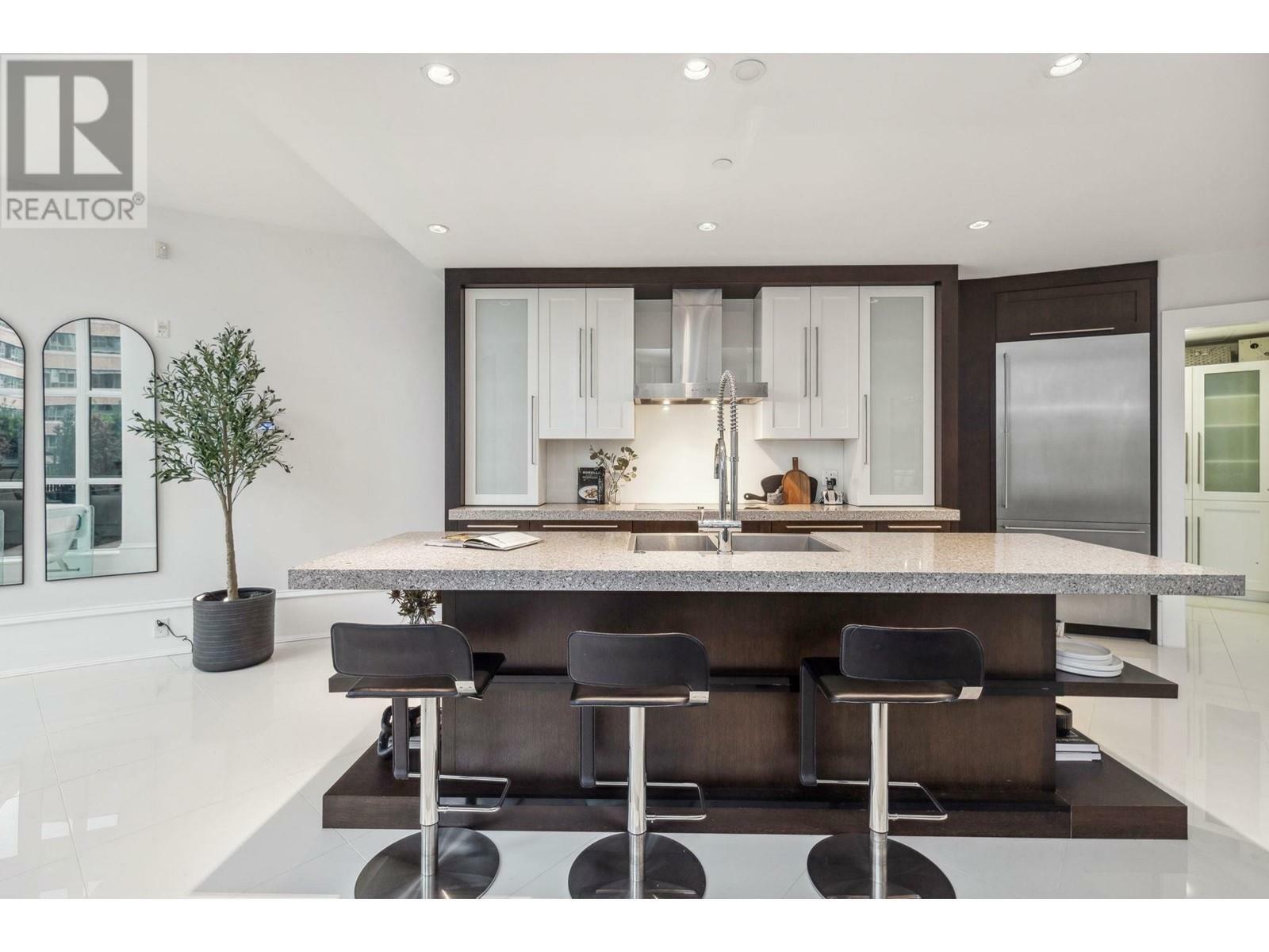 Property Photo: 1102 Hornby Street Ph BC V6Z 1V8