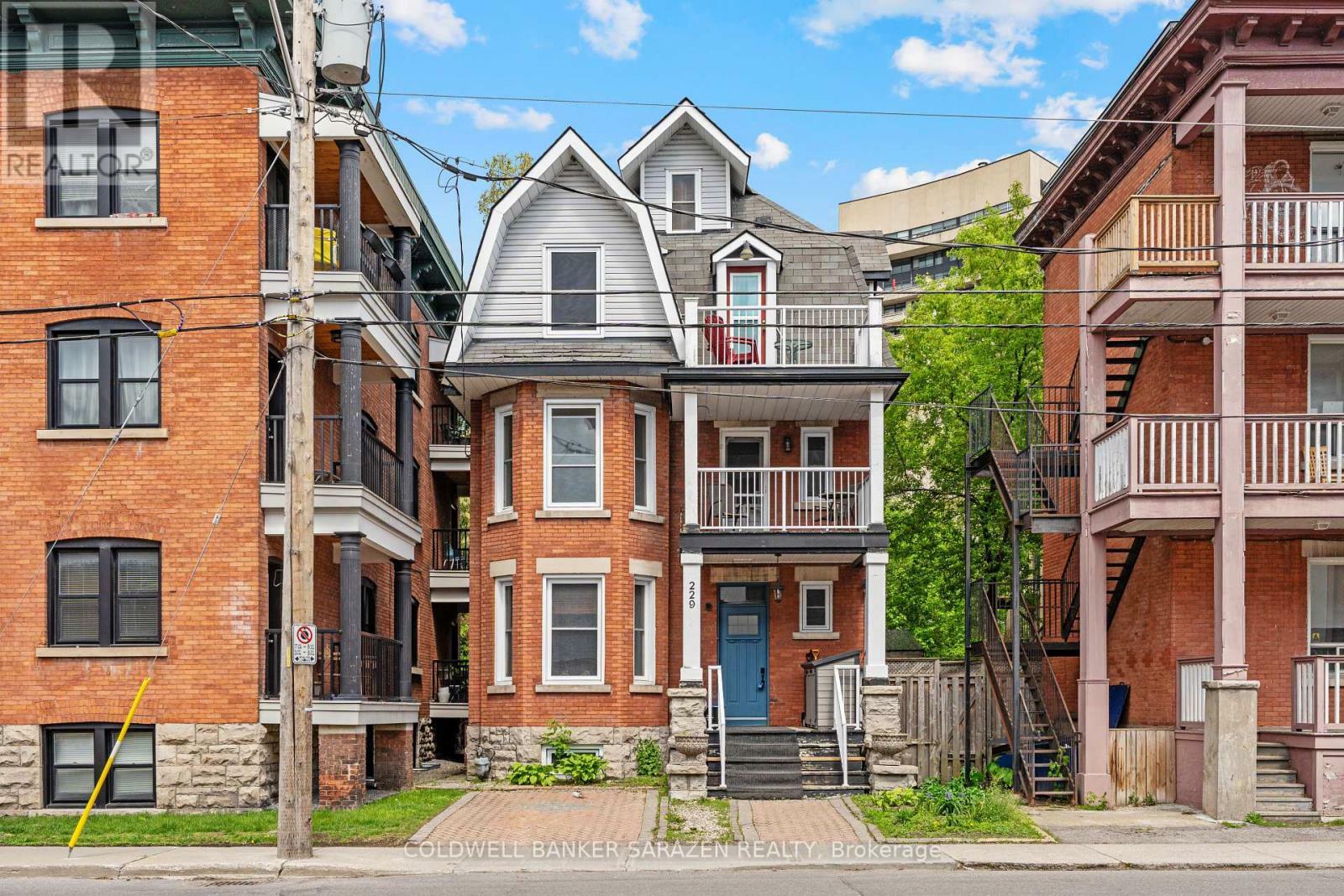 Photo de la propriété: 229 Charlotte Street ON K1N 8L1