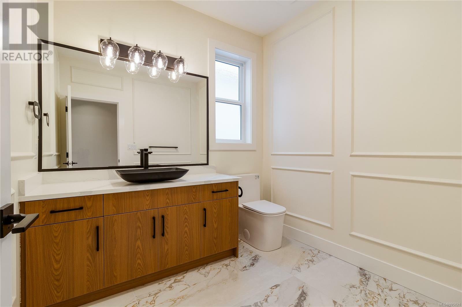 Property Photo: 917 Harbour View Street BC V9R 4V4