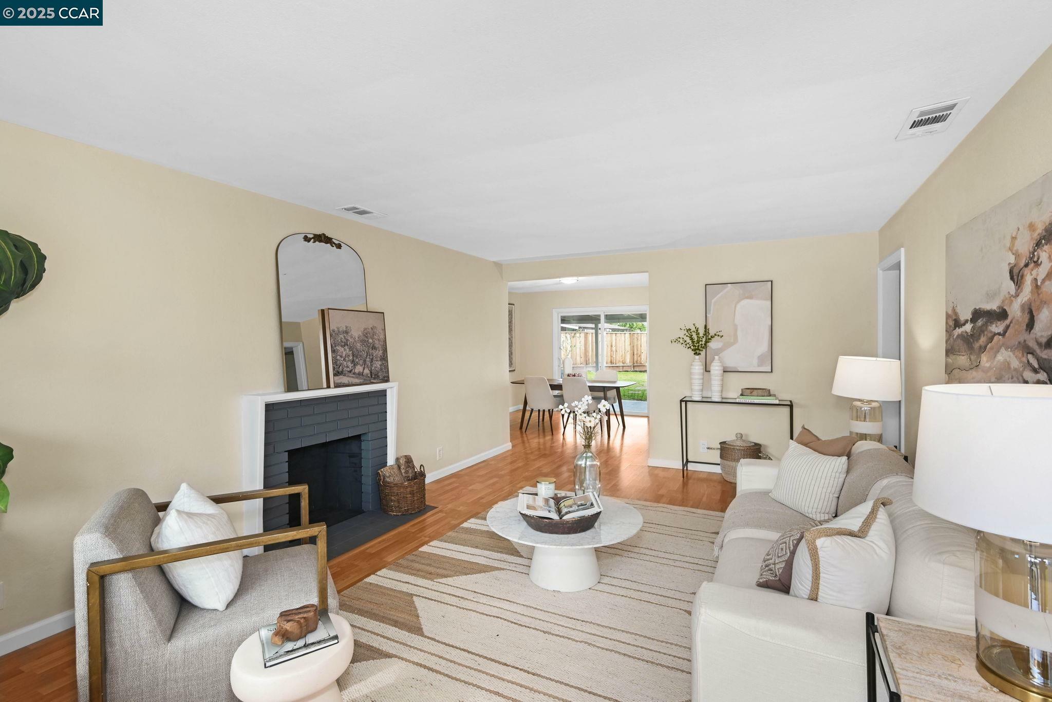 Property Photo: 2949 Glenside Dr CA 94520