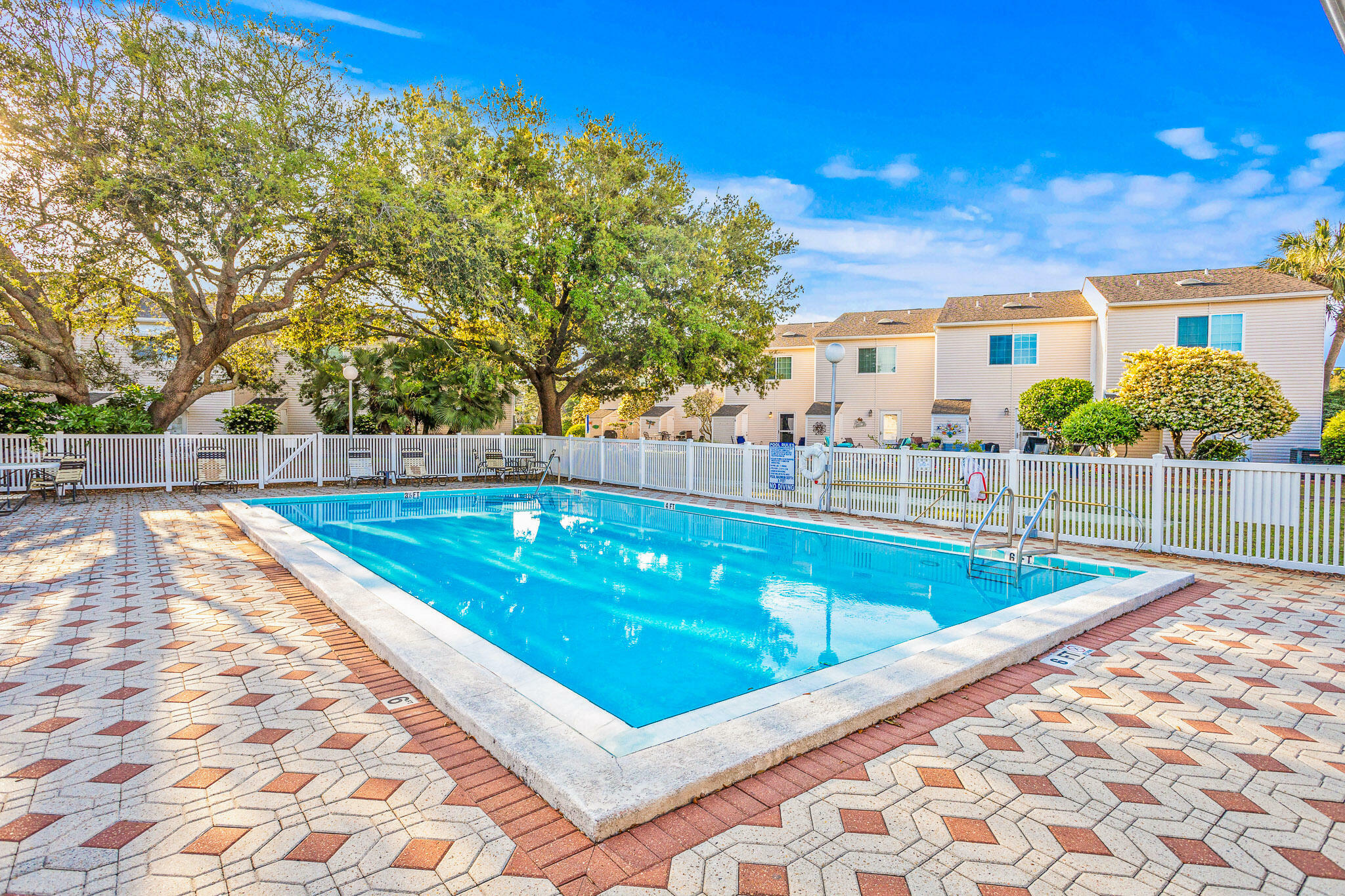 Property Photo: 241 Ellis Road Unit 25 FL 32550