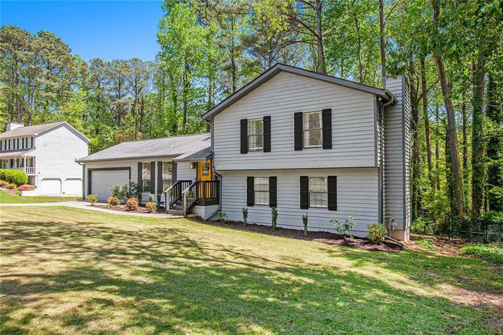 Property Photo: 2022 Ramblewood Court NE GA 30062