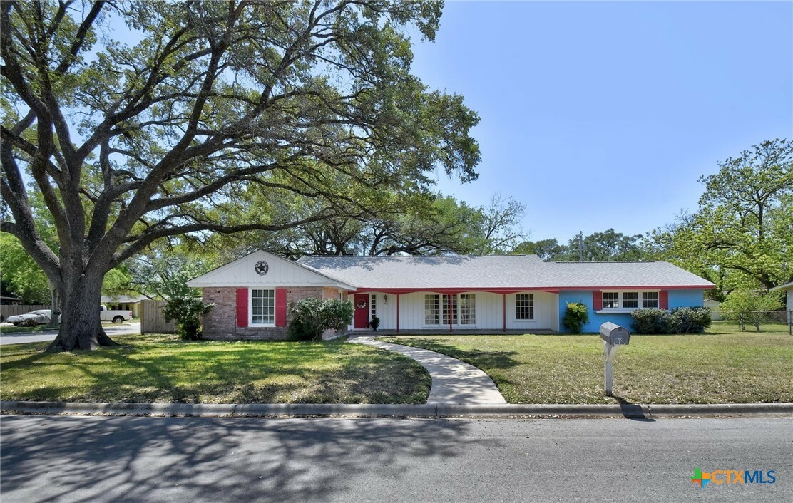 Property Photo: 1437 Mockingbird Lane TX 78155