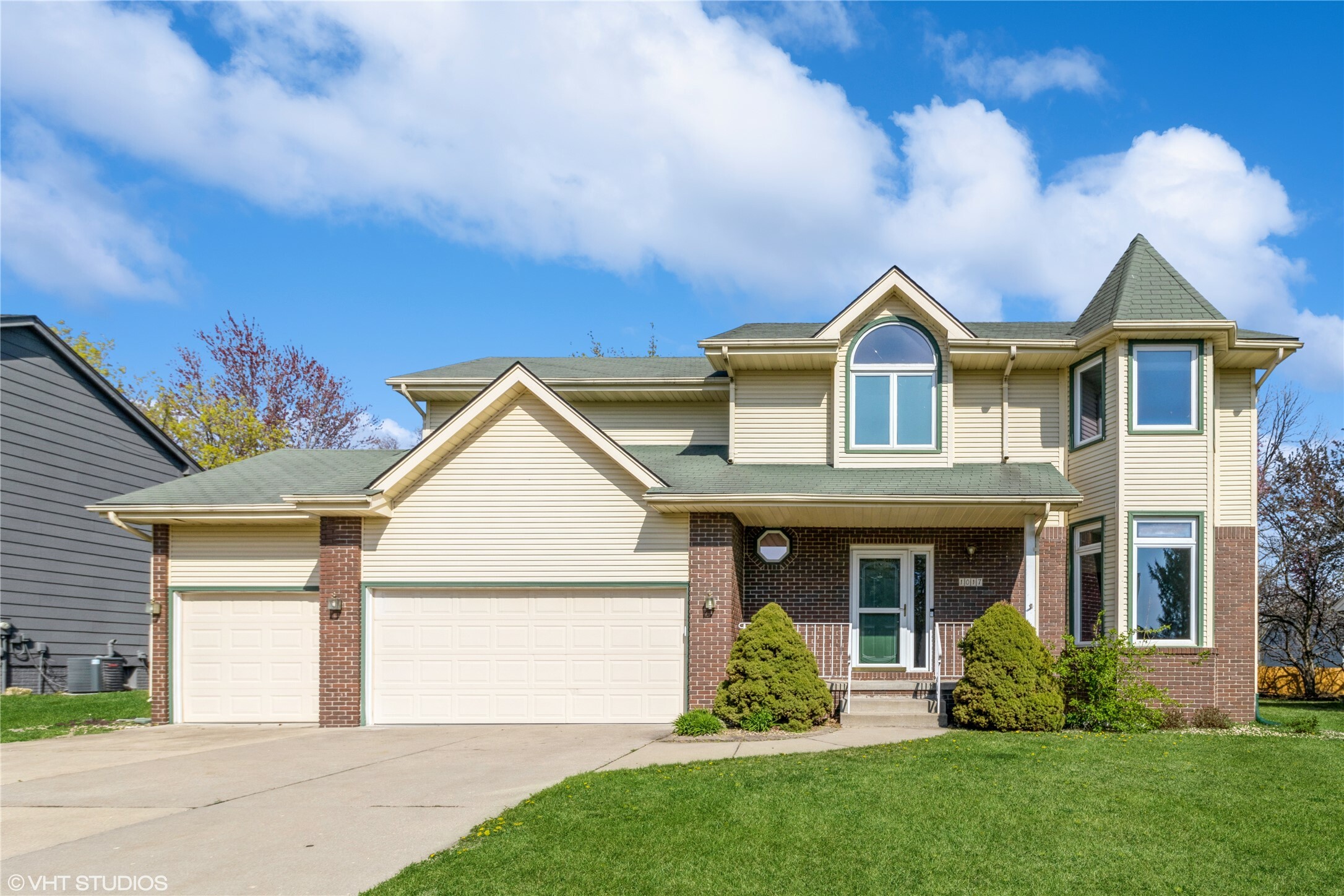 Property Photo: 1017 58th Street IA 50266