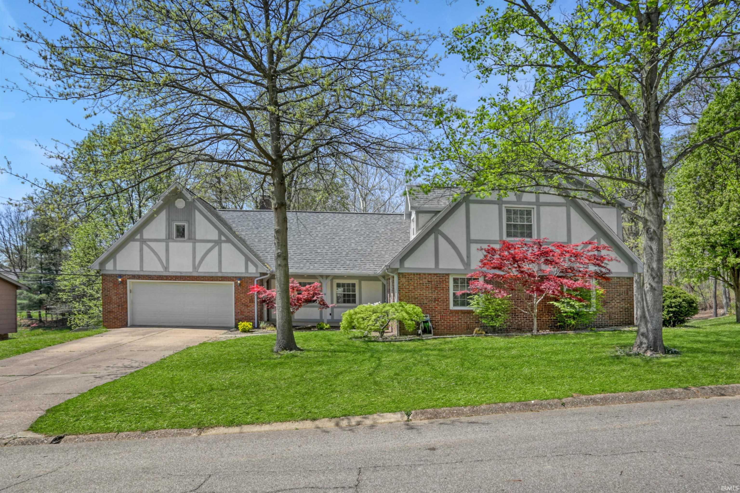 Property Photo: 7622 Edgedale Drive IN 47630