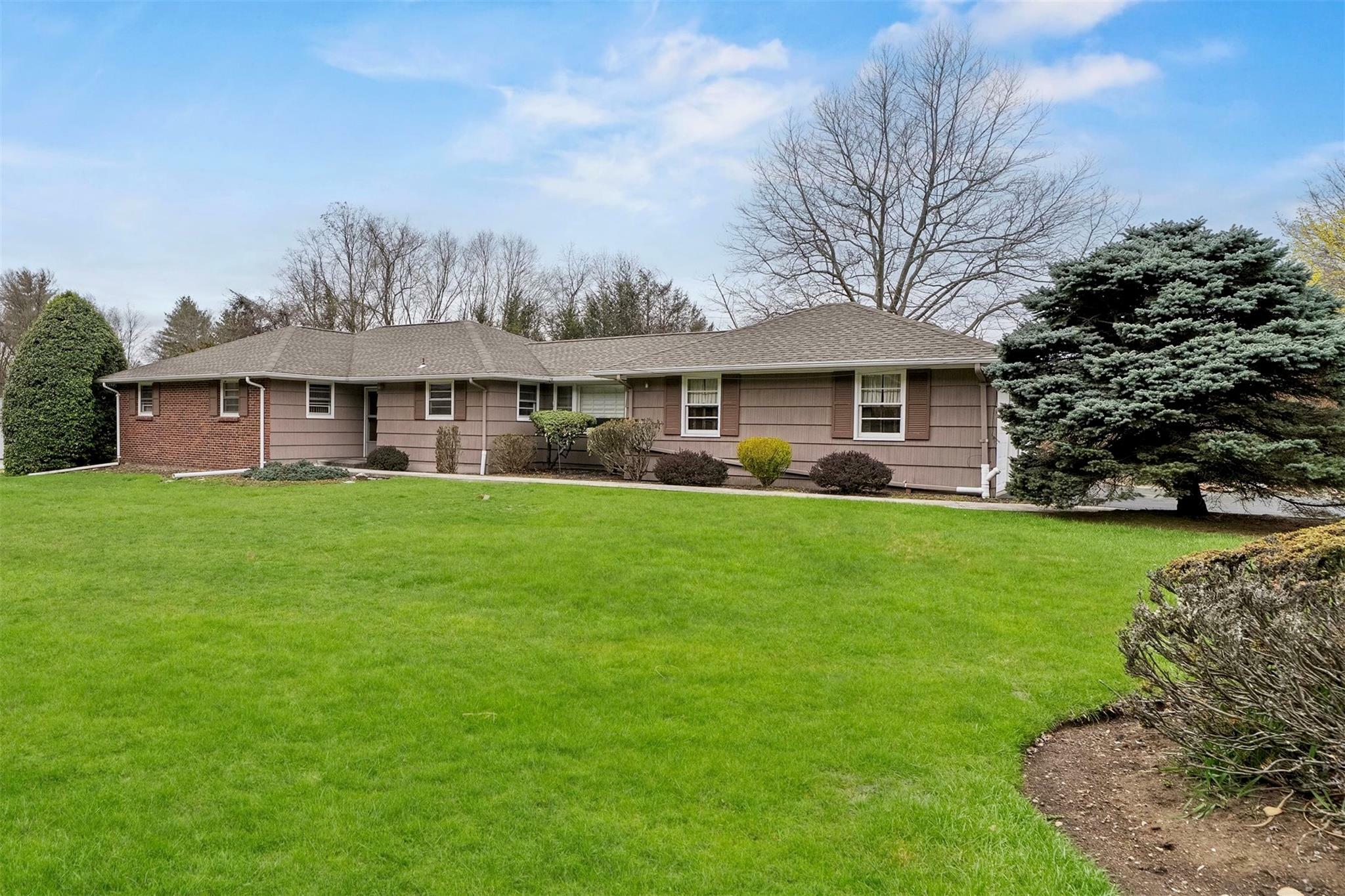 21 Westview Road  New Hempstead NY 10977 photo