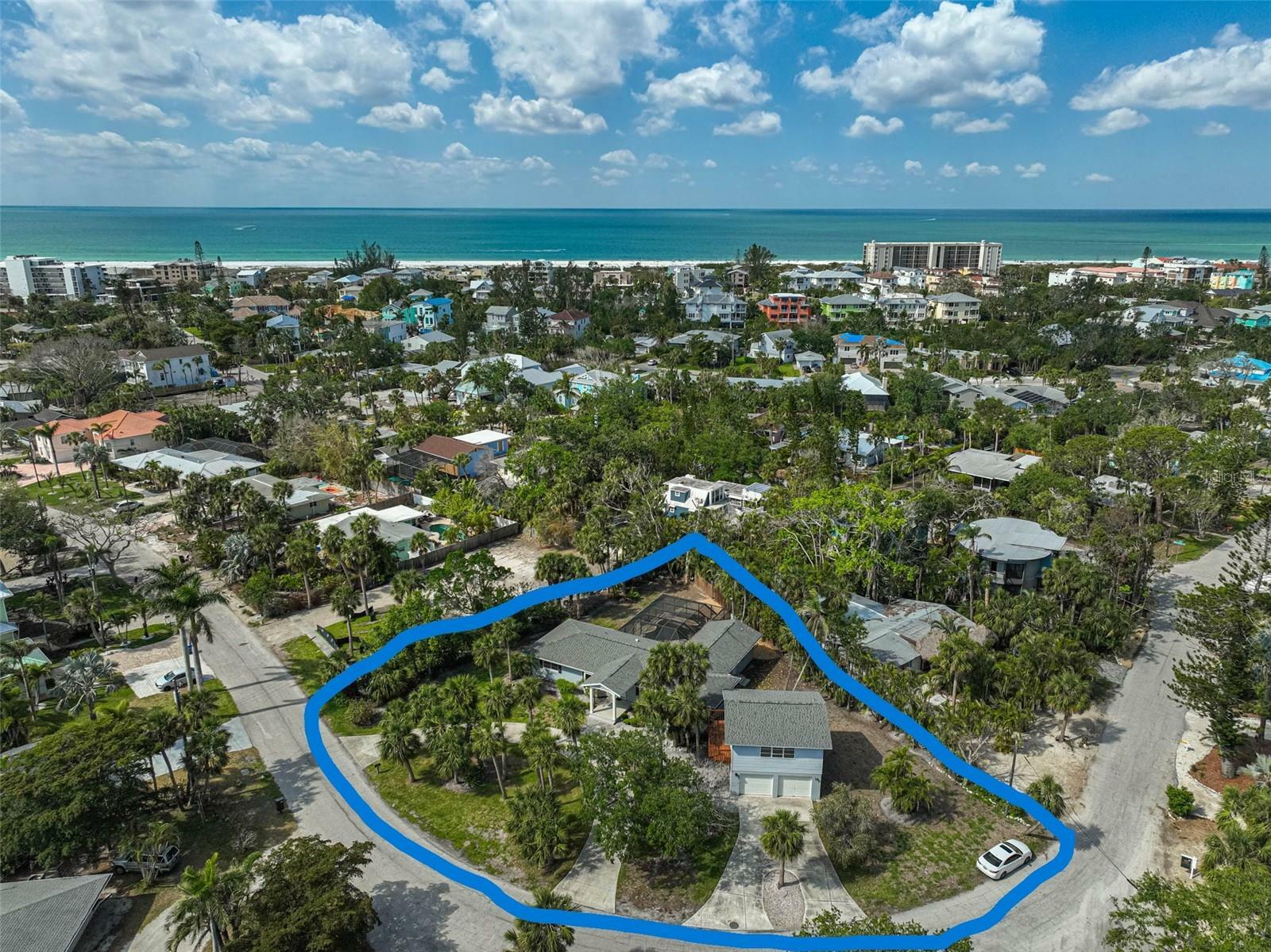 Property Photo: 105 Island Circle FL 34242