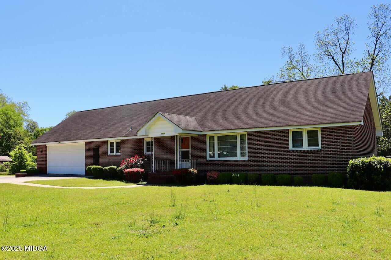 Property Photo:  5864 Porterfield Circle  GA 31216 