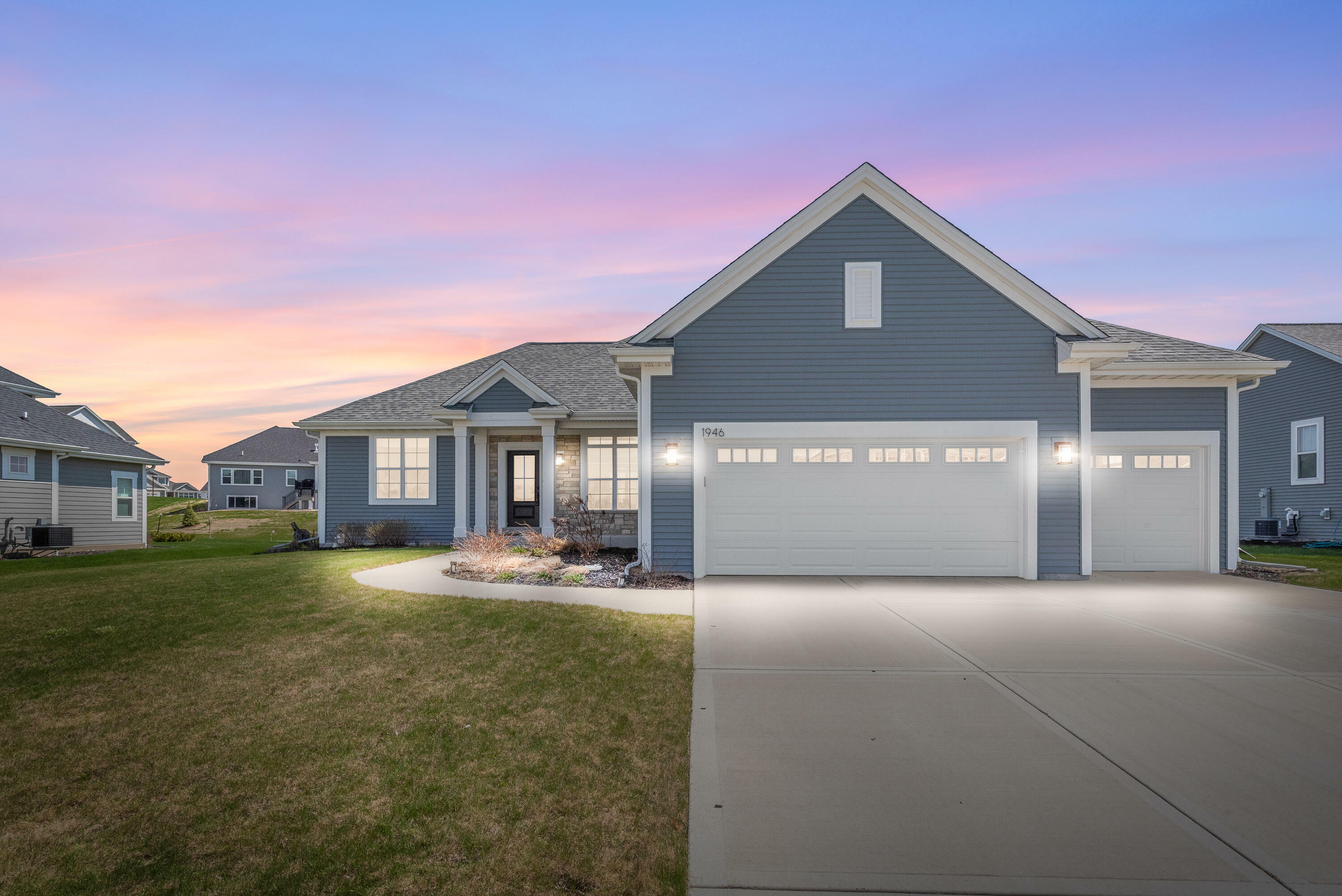 Property Photo: 1946 N Teton Trl WI 53024