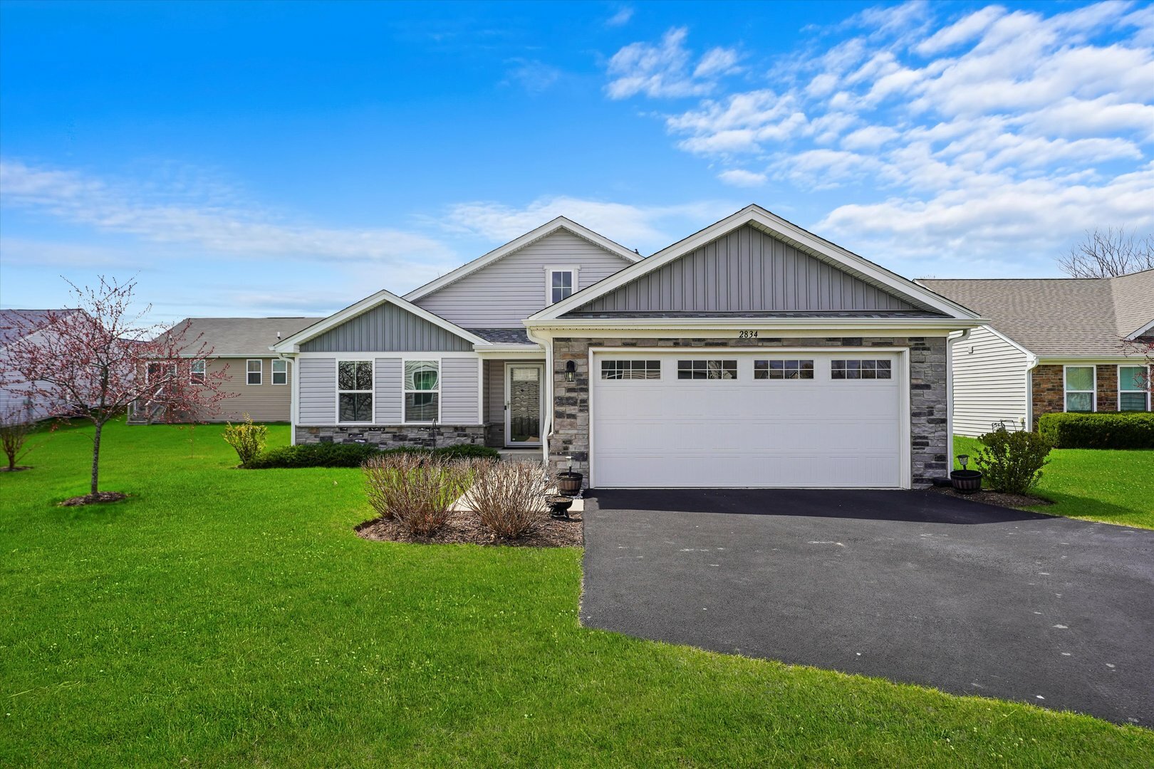 Property Photo: 2834 Ketchum Court IL 60560