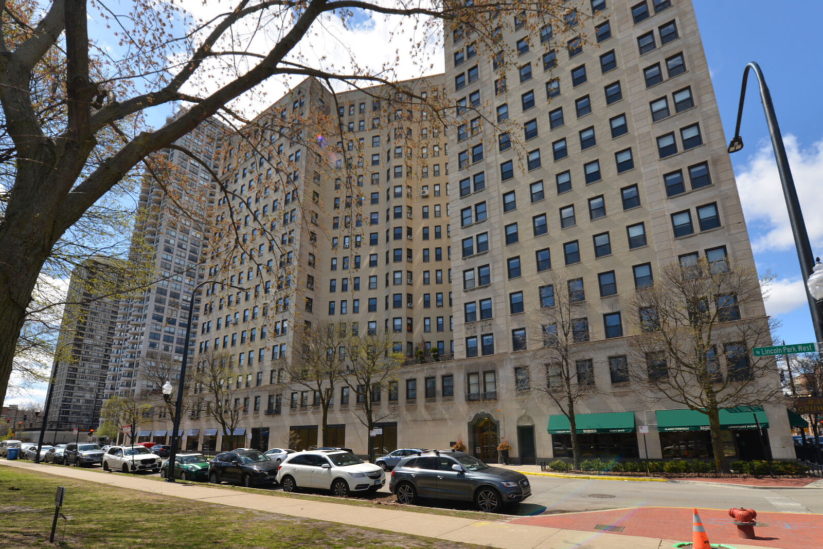 Property Photo: 2000 N Lincoln Park West Parkway 1506 IL 60614