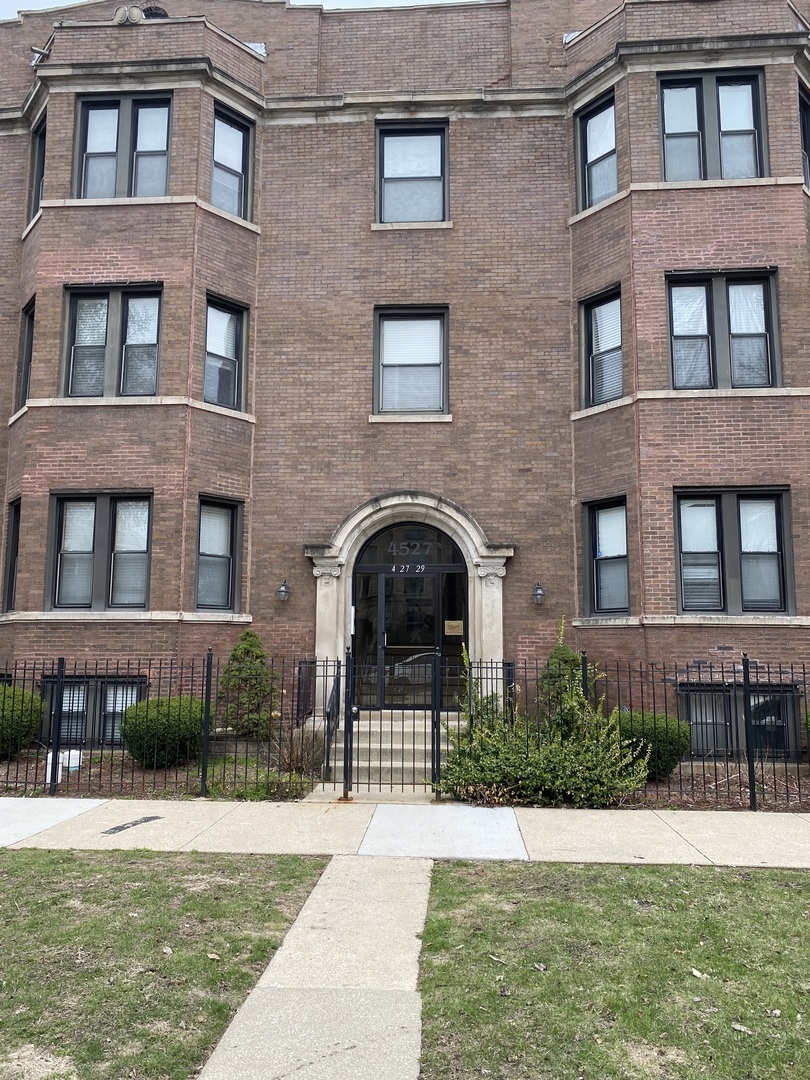 Property Photo:  4529 S Prairie Avenue 1S  IL 60653 