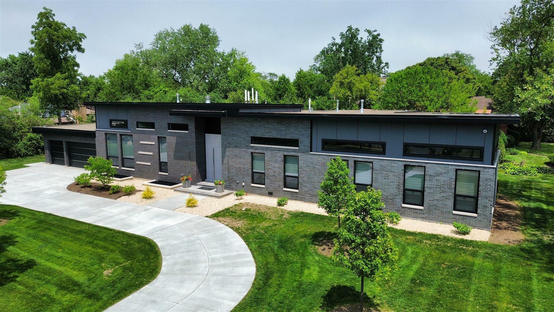 Property Photo: 2021 Old Briar Road IL 60035