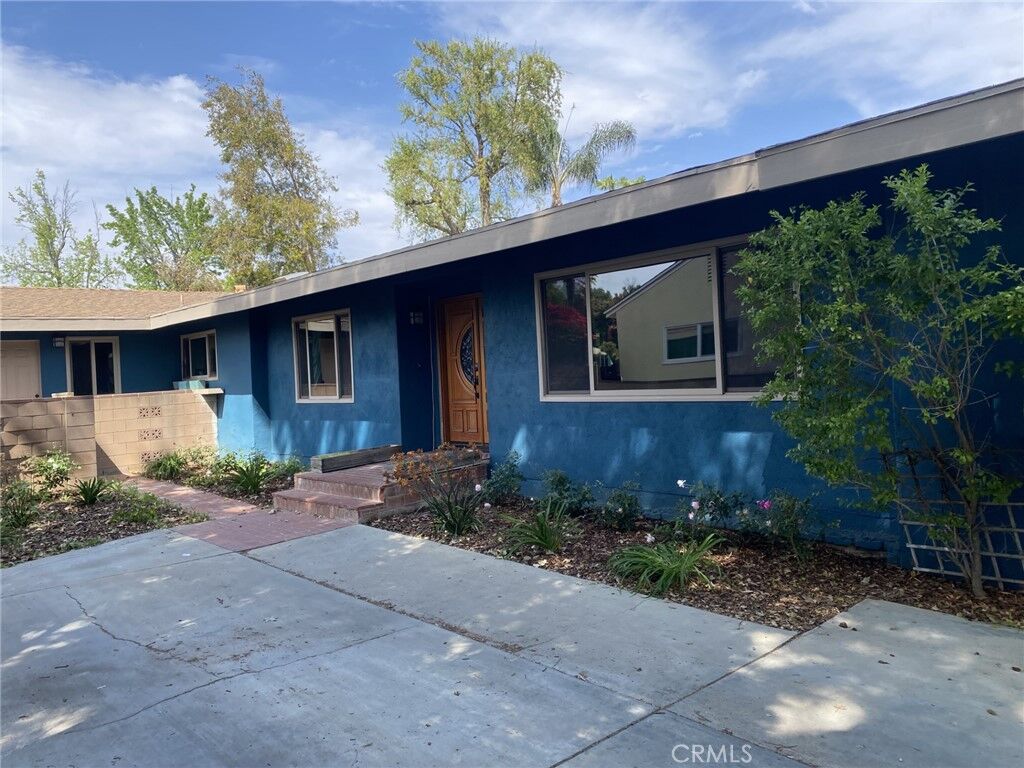 Property Photo: 14955 Haynes Street CA 91411
