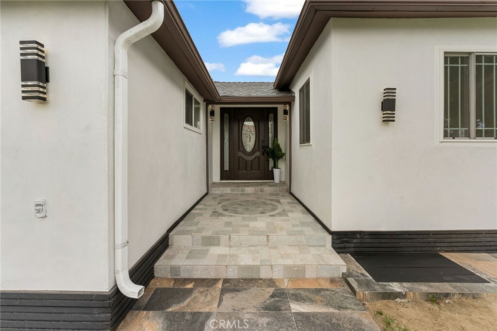 Property Photo:  9246 Manzanar Avenue  CA 90240 