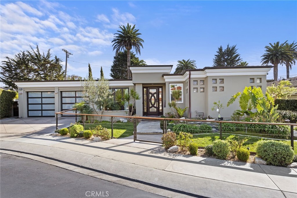 Property Photo:  203 Calle Potro  CA 92672 