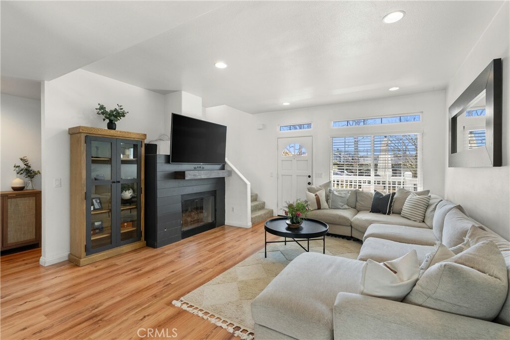 357 W Wilson Street J  Costa Mesa CA 92627 photo