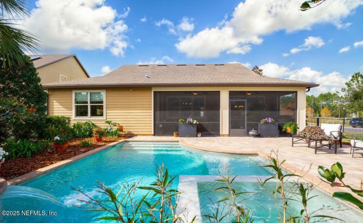 Property Photo: 696 Broomsedge Circle FL 32095