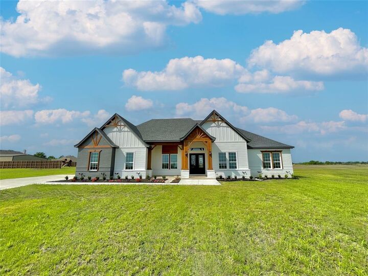 Property Photo:  1744 Butcher Road  TX 75165 