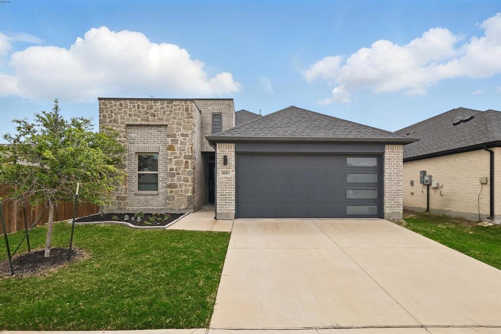Property Photo:  1610 Wayback Drive  TX 75009 