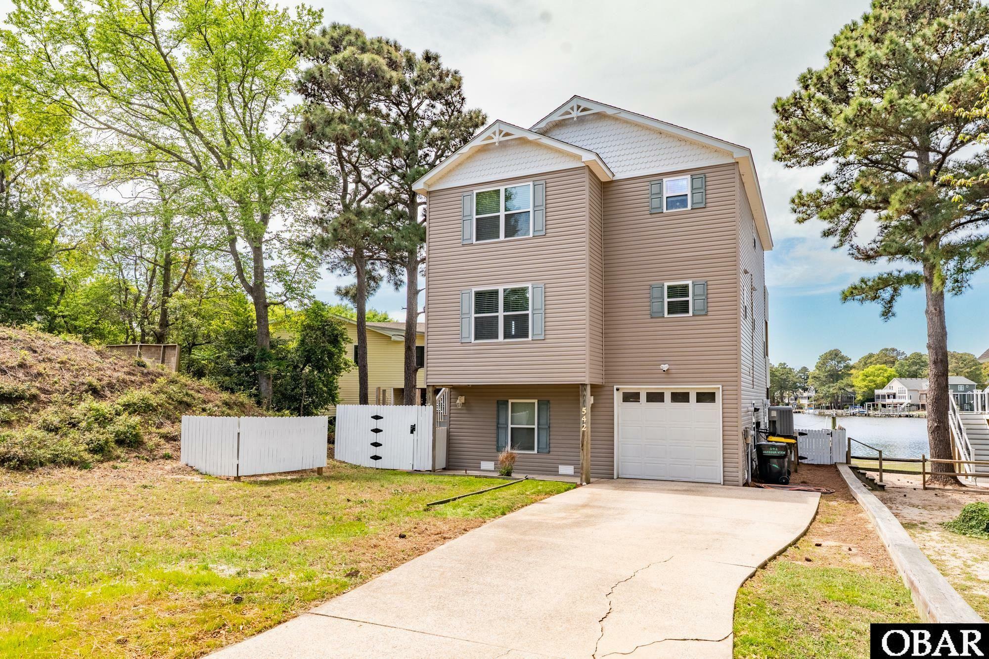 Property Photo: 542 Harbour View Drive NC 27948