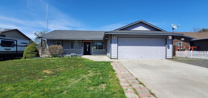 1077 NE Mahogany Street  Prineville OR 97754 photo