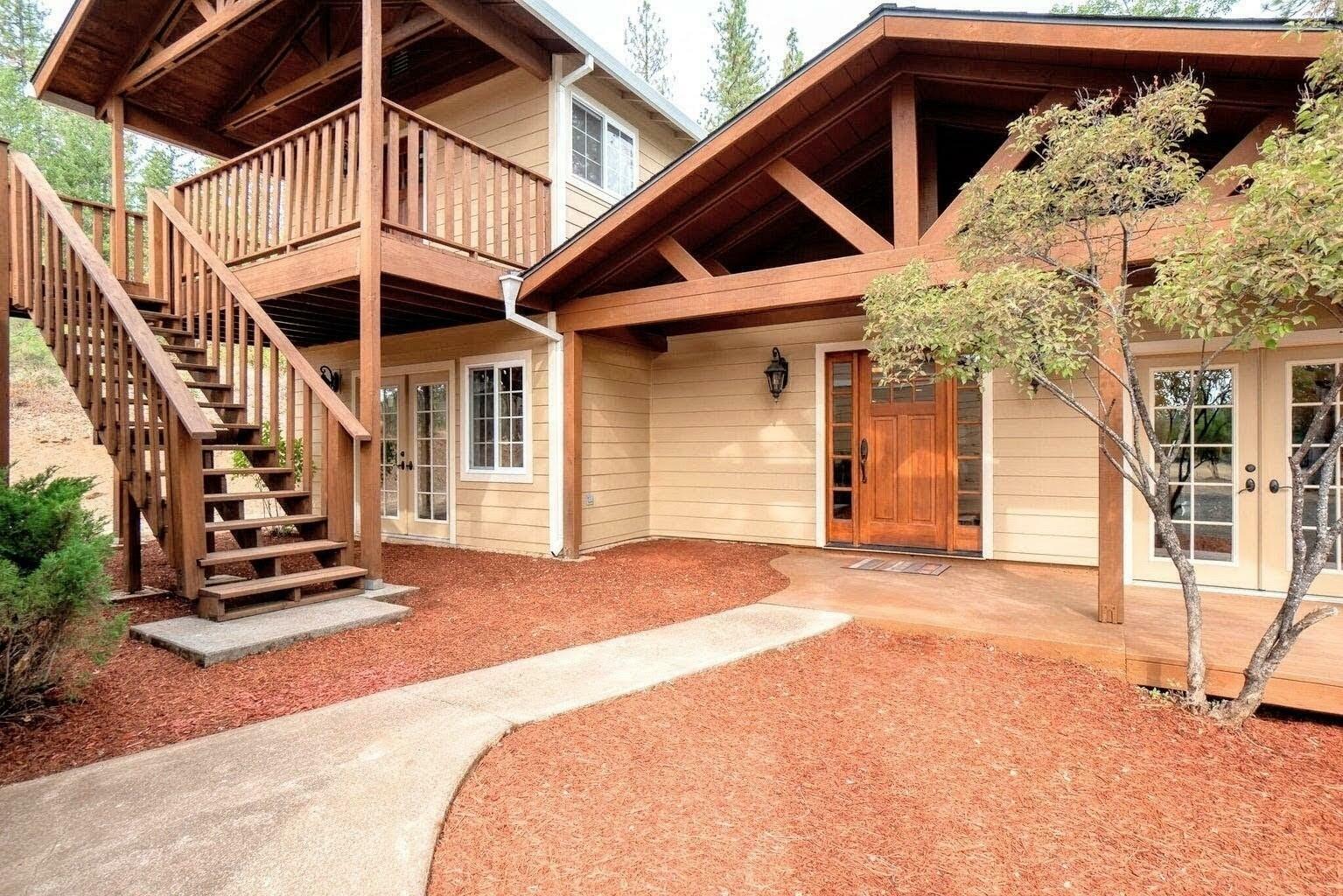 Property Photo: 778 Ragsdale Road OR 97541
