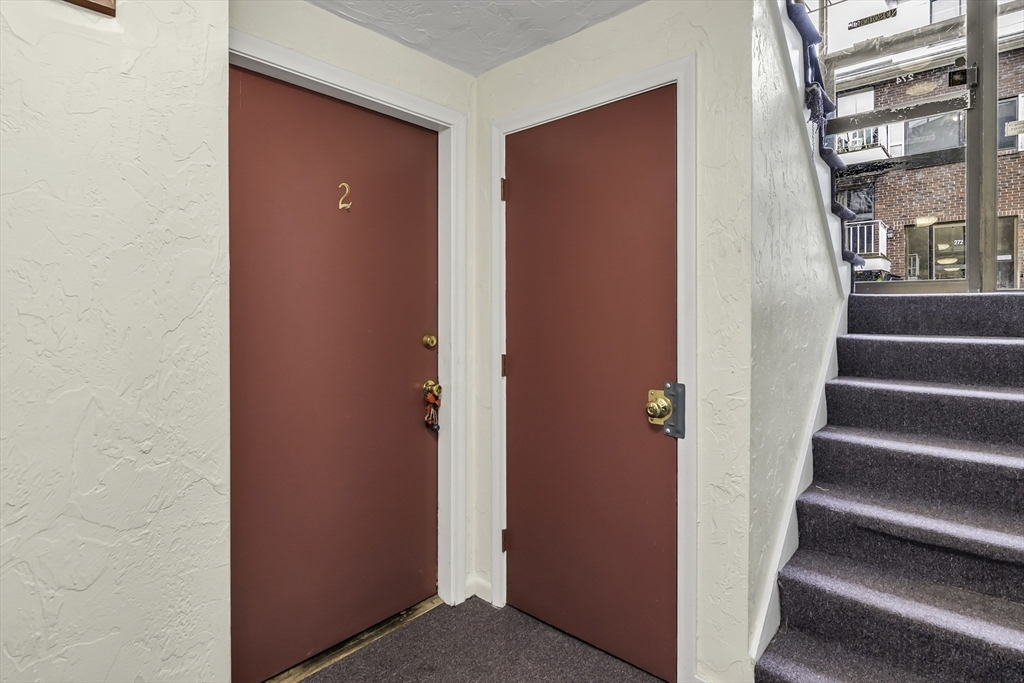Property Photo:  274 E Haverhill St 2  MA 01841 