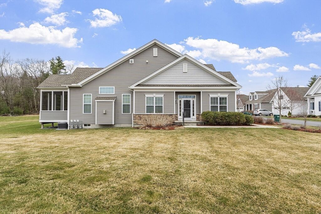 Property Photo:  18 Ridgewood Dr 18  MA 01775 