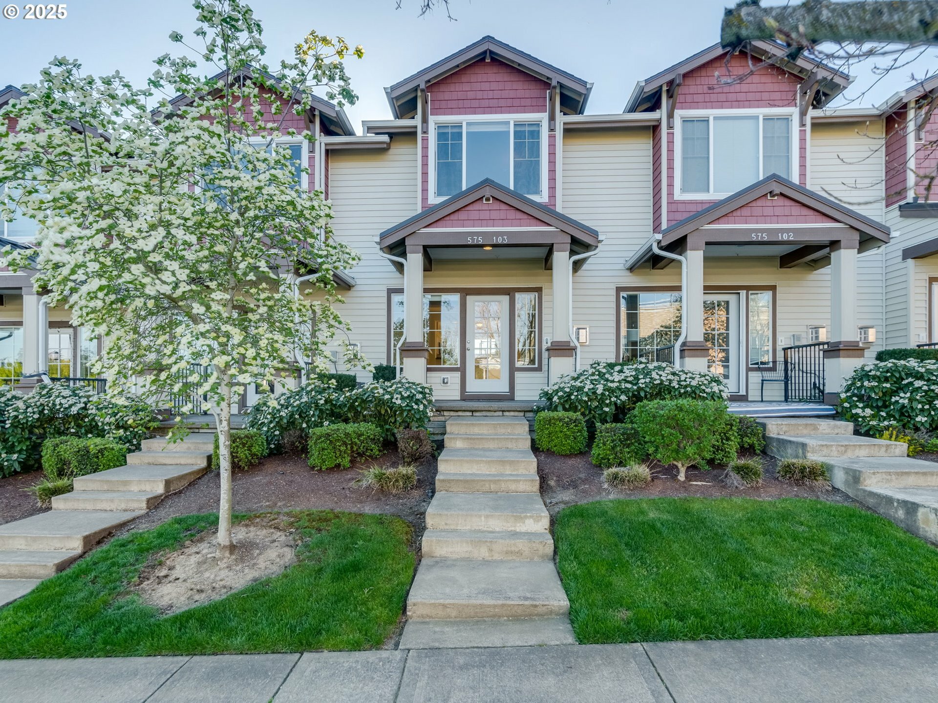Property Photo: 575 NW 118th Ave 103 OR 97229