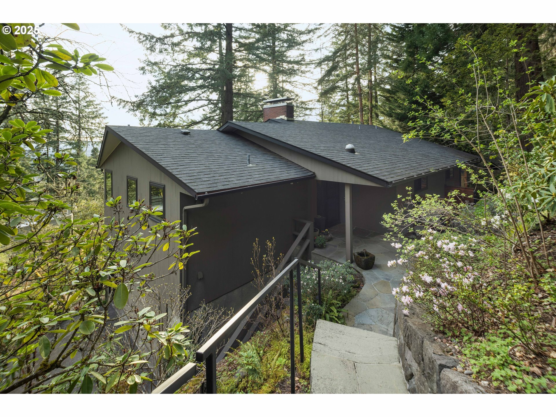 Property Photo: 3336 SW Fairmount Ln OR 97239