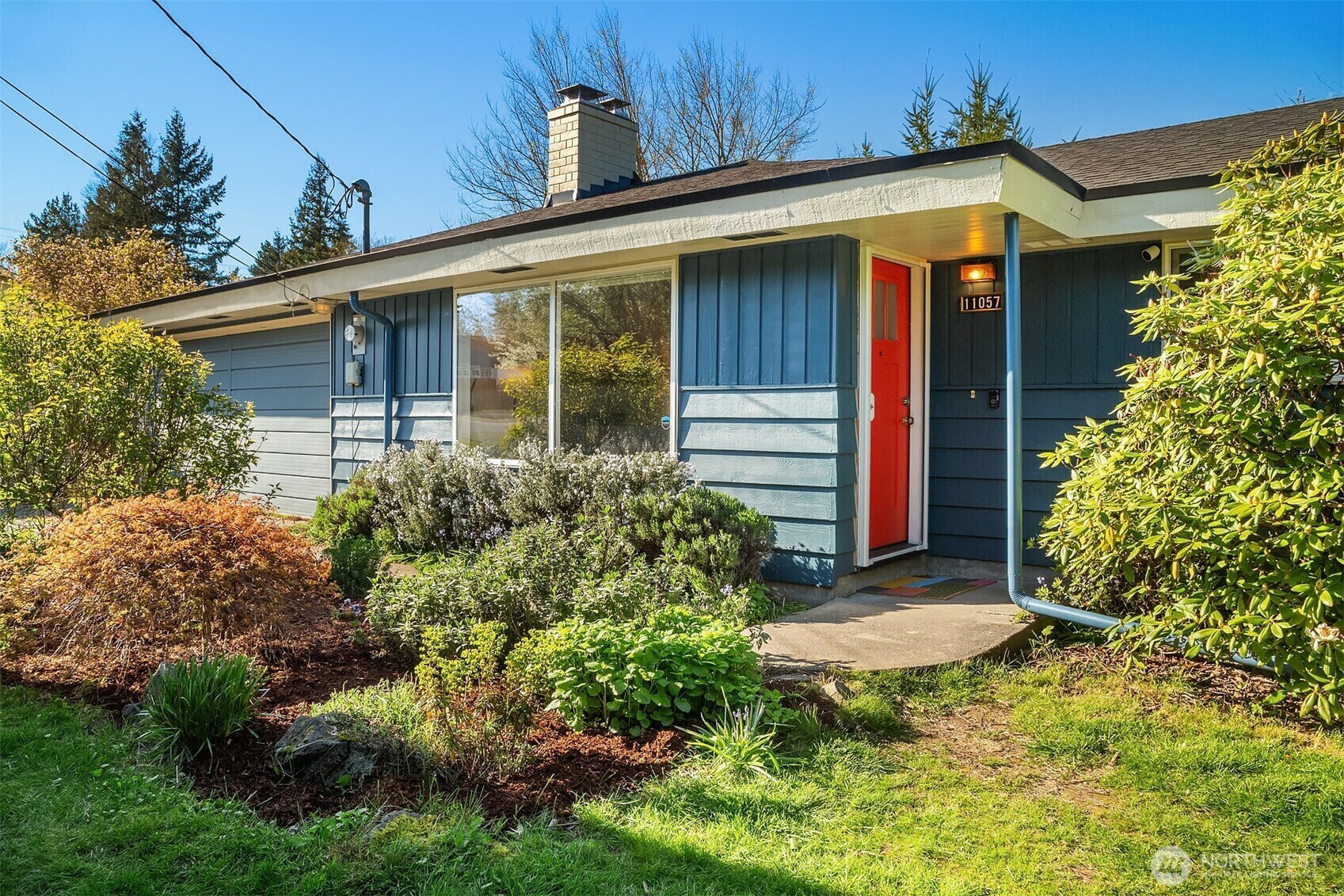 Property Photo: 11057 11th Avenue SW WA 98146