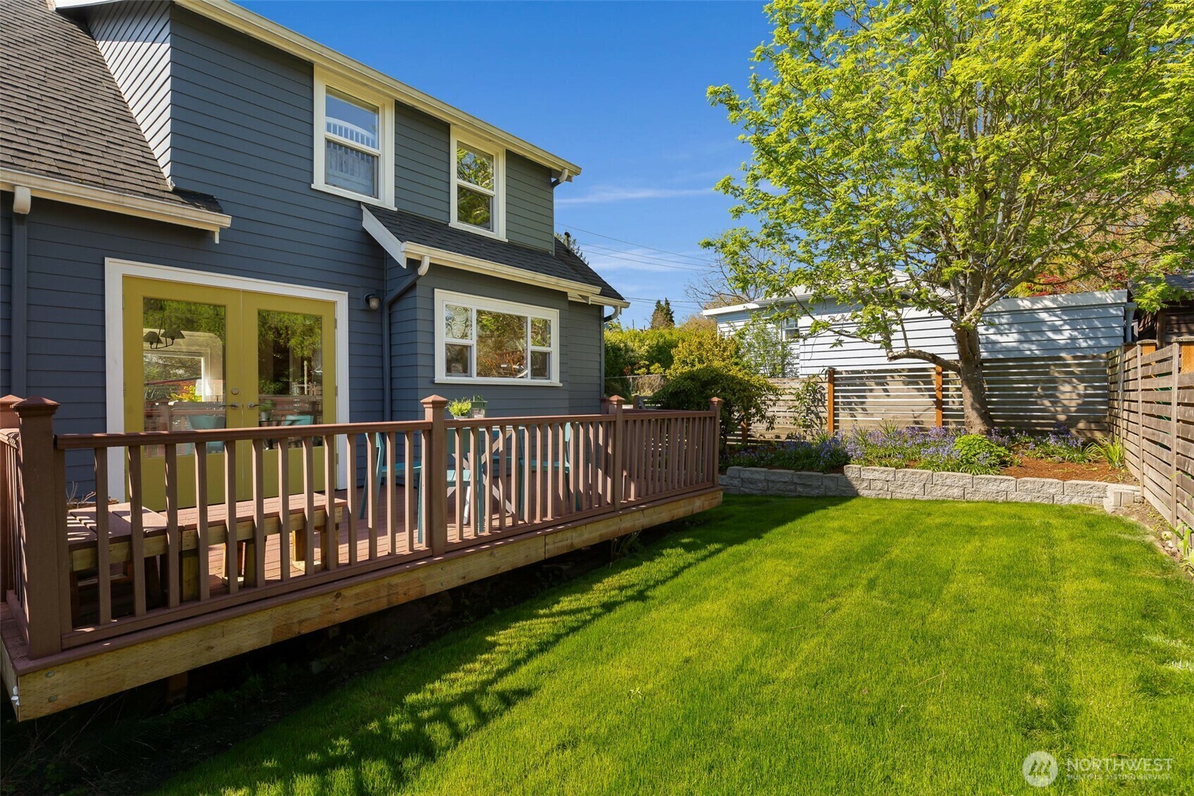 Property Photo: 5708 32nd Avenue NW WA 98107