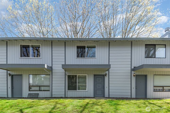 Property Photo:  640  5th Avenue S  WA 98032 