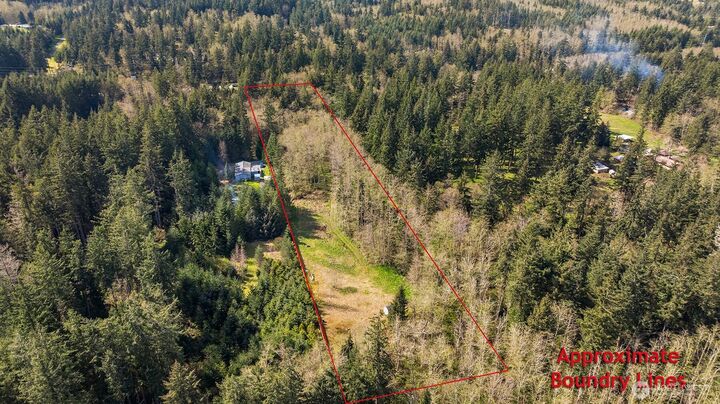 Property Photo: 22872 State Route 525 WA 98253